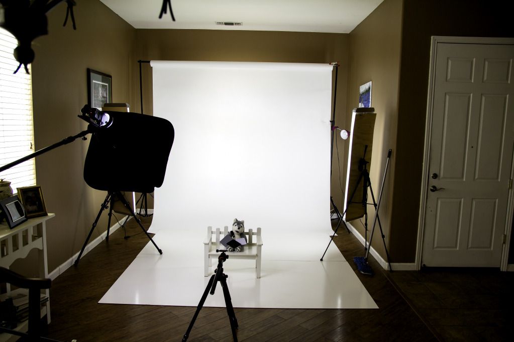 IMAGE: http://i1103.photobucket.com/albums/g463/Roc34ky/Home%20Studio/Living_Room_Studio.jpg