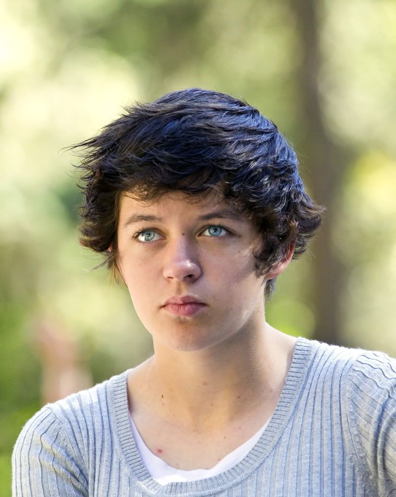 IMAGE: http://i1103.photobucket.com/albums/g463/Roc34ky/Yosemite%20Fall%202011/AllyatLowerFalls.jpg