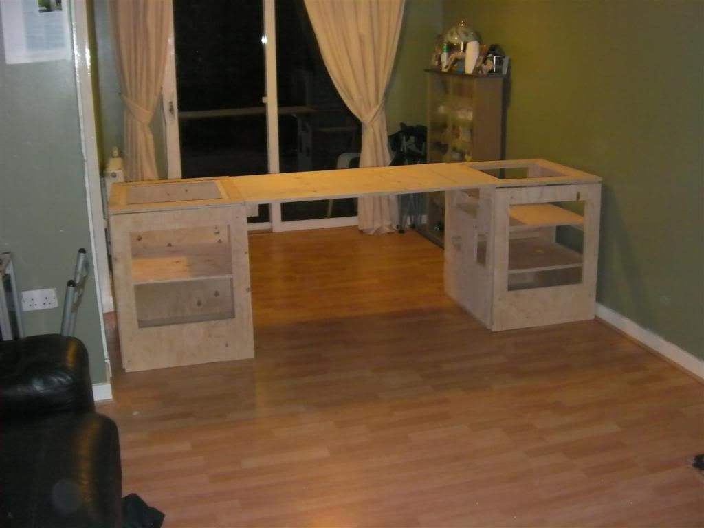 Desk026.jpg