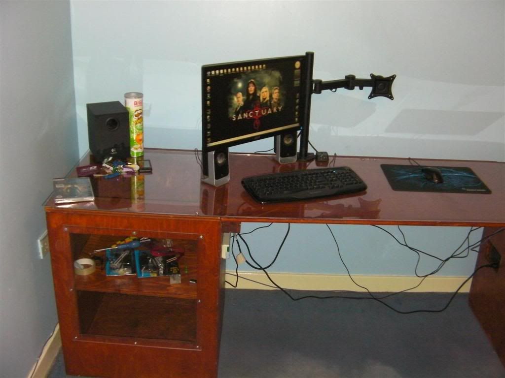 Desk045.jpg