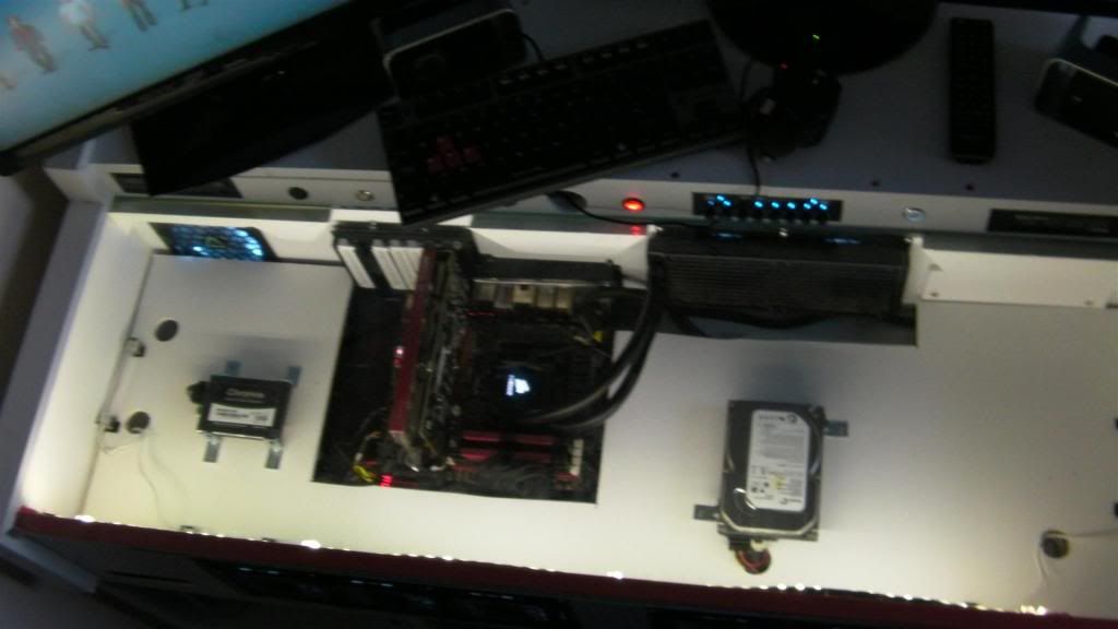 desk54_zps660eaa60.jpg