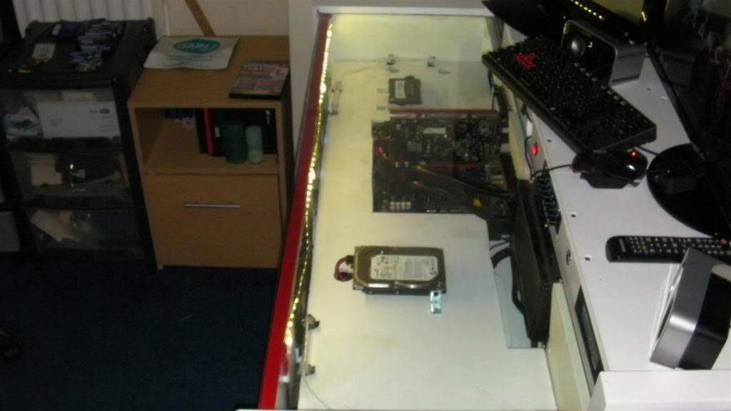 desk56_zps53eb3dd3.jpg