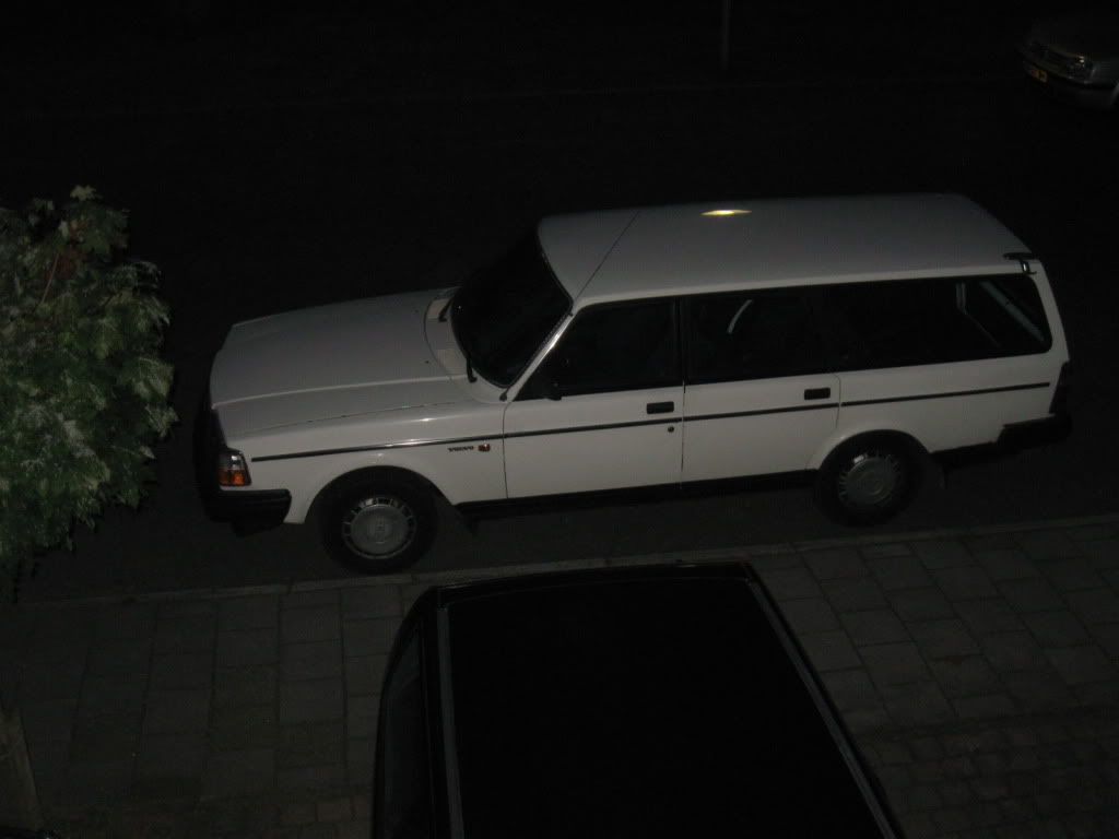 [Afbeelding: volvo2401986.jpg]