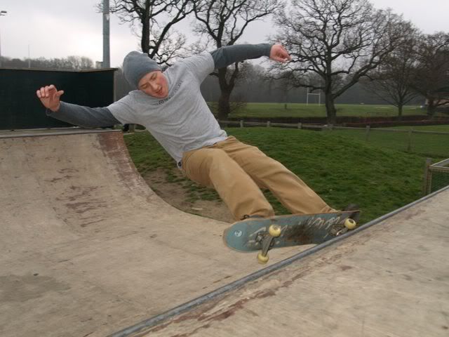 Matt frontside at Crawley miniramp