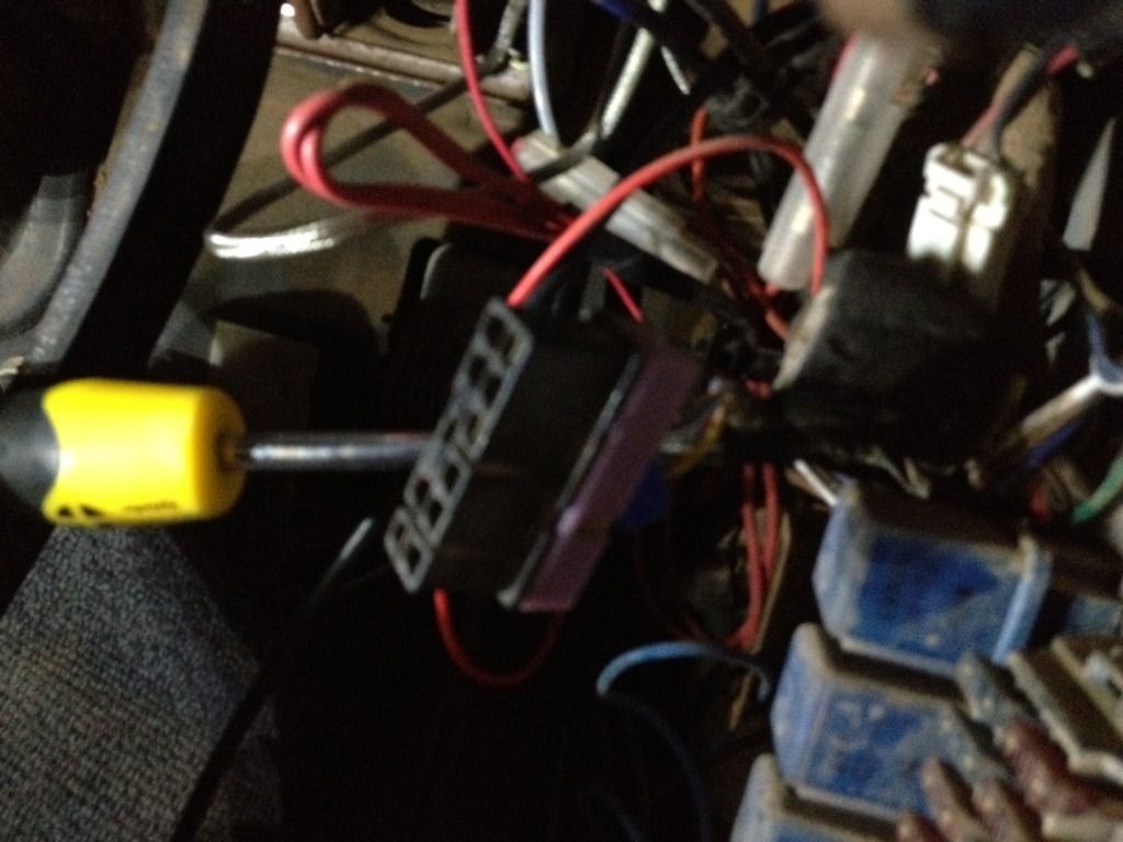 Patrol 4x4 - Nissan Patrol Forum - Anyone Identify These Plugs?