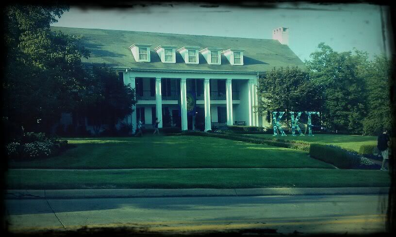 Set: Film,Filter: Grainy,Vignette: Small Black,Frame: Grunge Black,Snapbucket