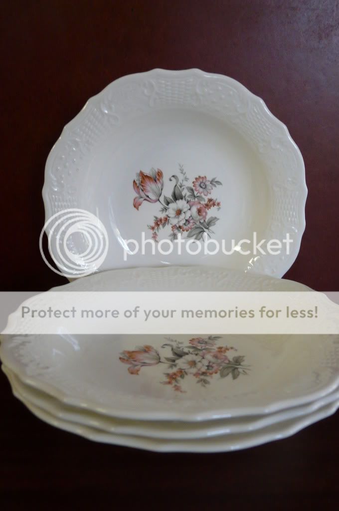 VINTAGE CANONSBURG SET OF 4 SOUP PLATES THE HALLMARK OF QUALITY 